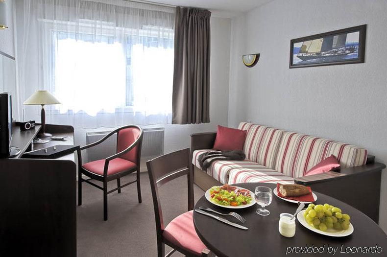 Comfort Suites Le-Port-Marly Paris Ouest Le Port-Marly Zewnętrze zdjęcie