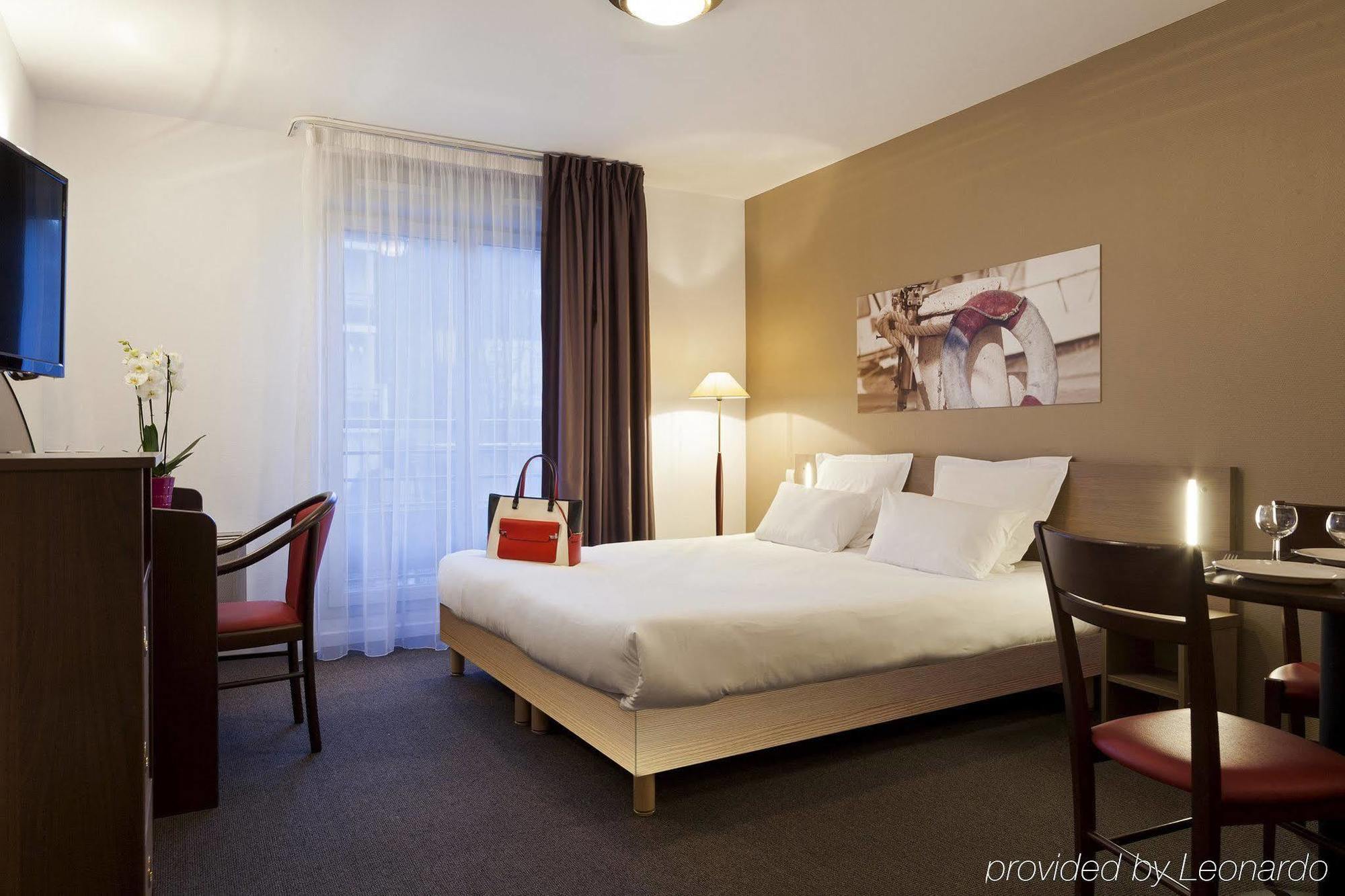 Comfort Suites Le-Port-Marly Paris Ouest Le Port-Marly Zewnętrze zdjęcie