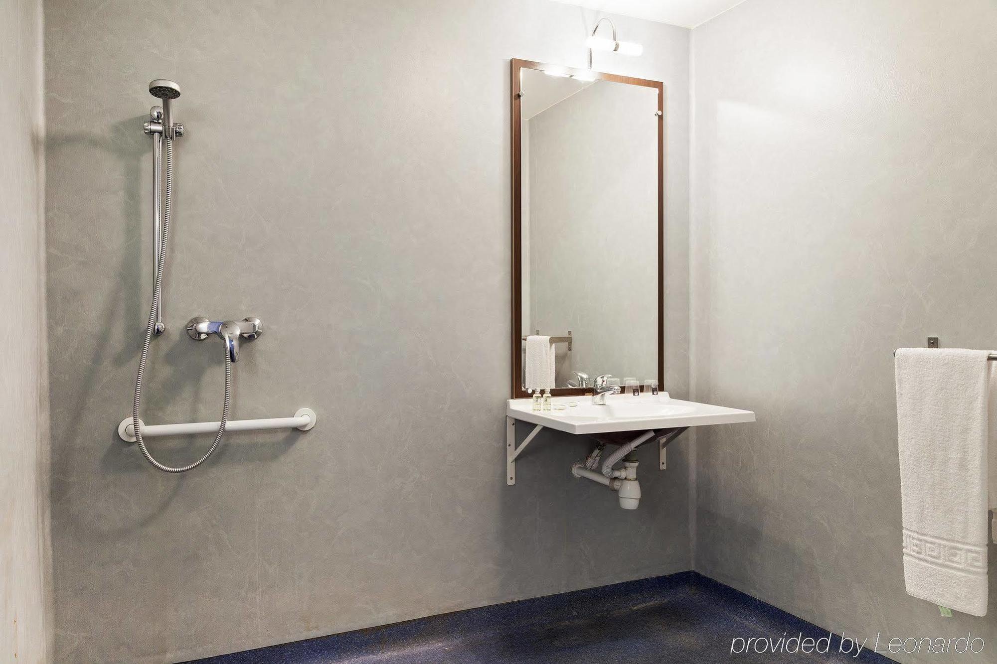 Comfort Suites Le-Port-Marly Paris Ouest Le Port-Marly Zewnętrze zdjęcie