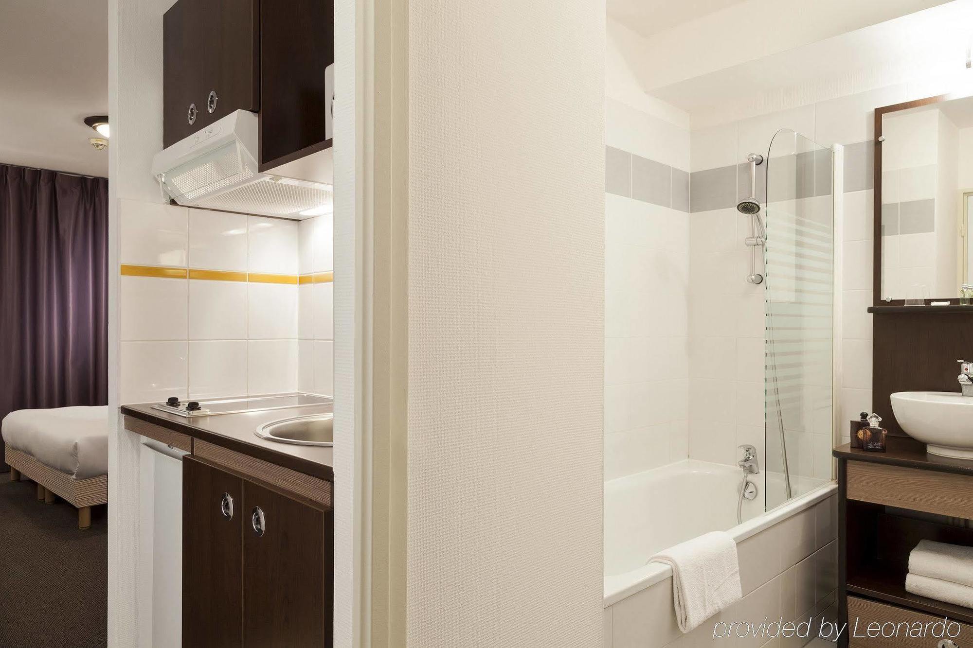 Comfort Suites Le-Port-Marly Paris Ouest Le Port-Marly Zewnętrze zdjęcie