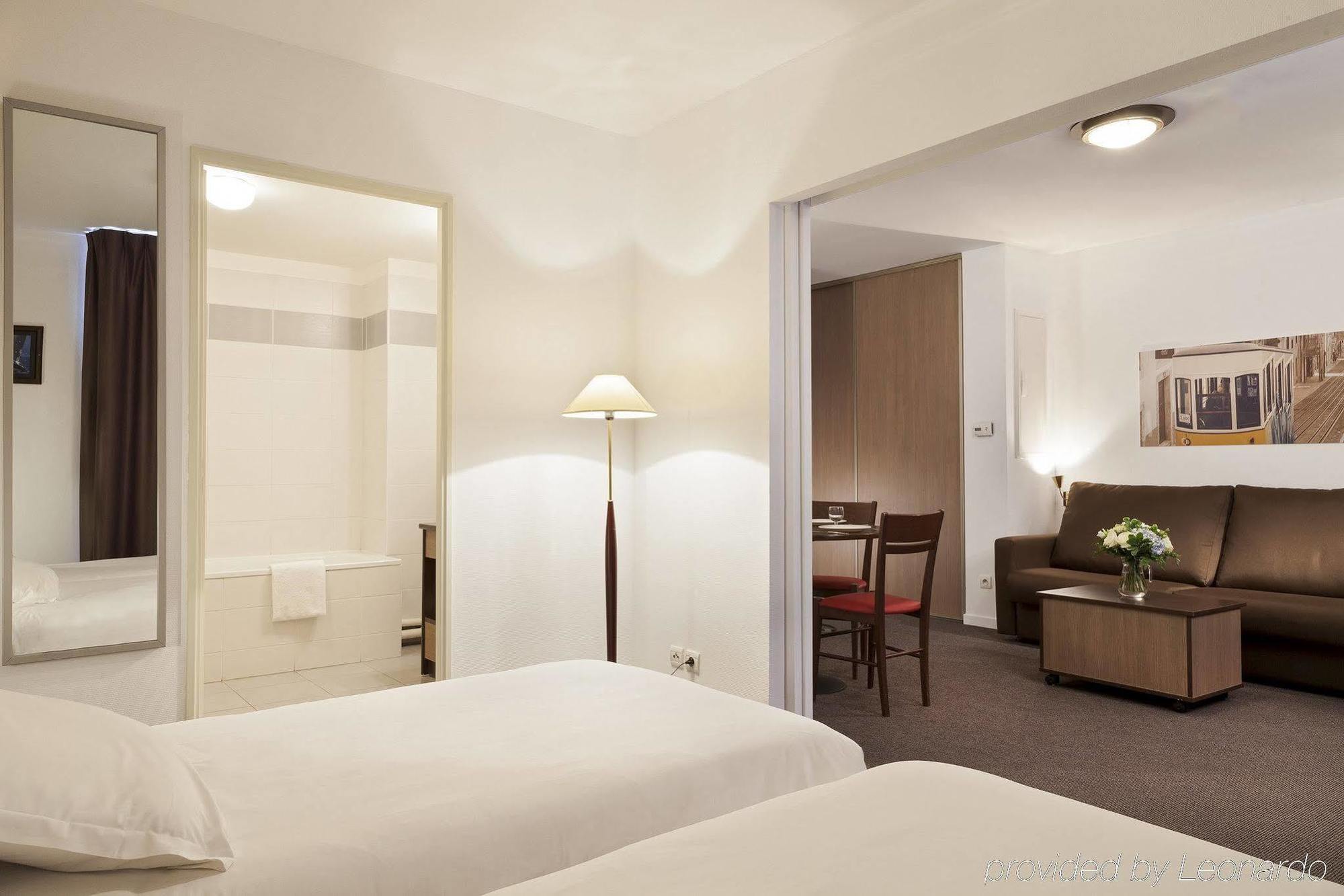 Comfort Suites Le-Port-Marly Paris Ouest Le Port-Marly Zewnętrze zdjęcie