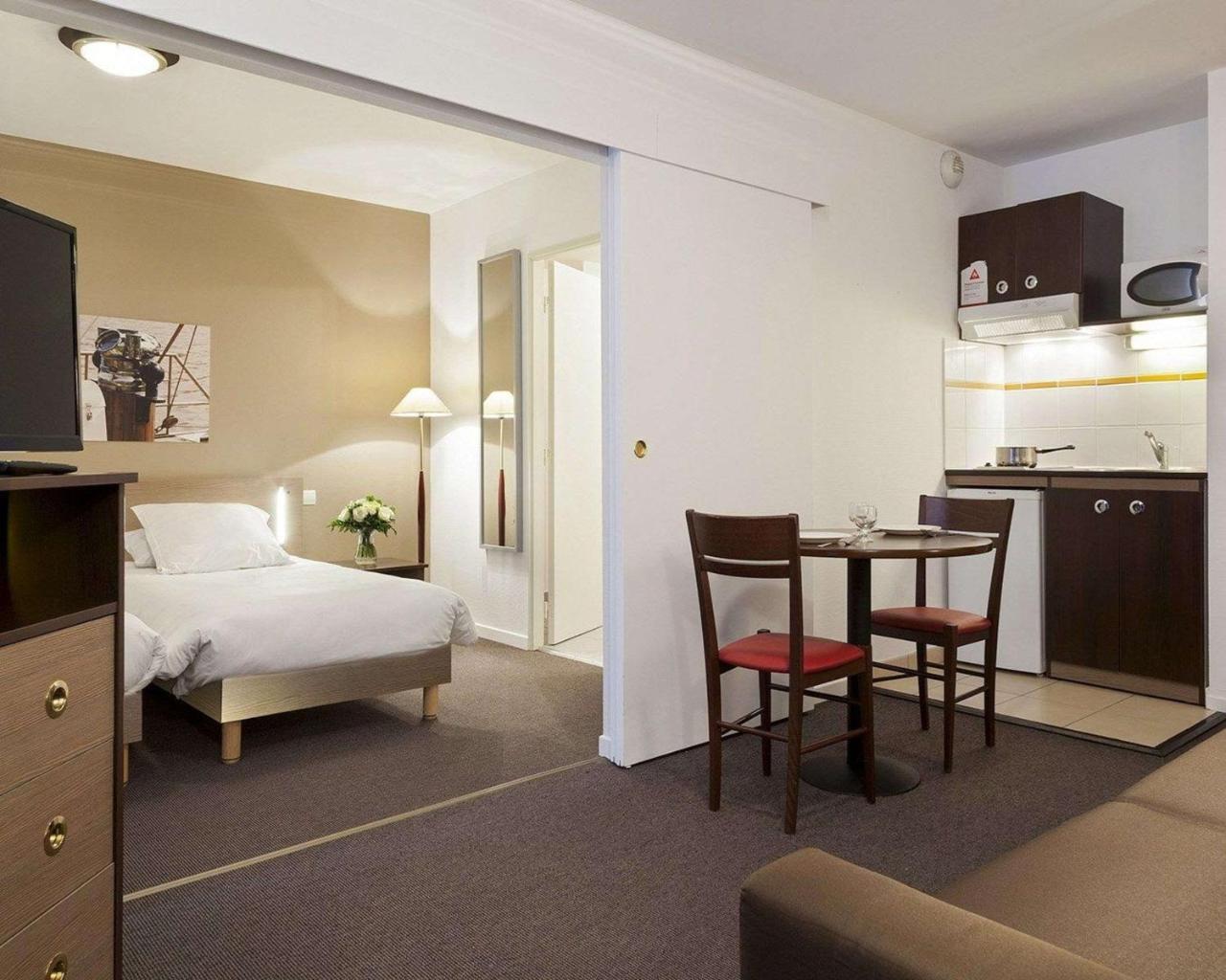 Comfort Suites Le-Port-Marly Paris Ouest Le Port-Marly Zewnętrze zdjęcie