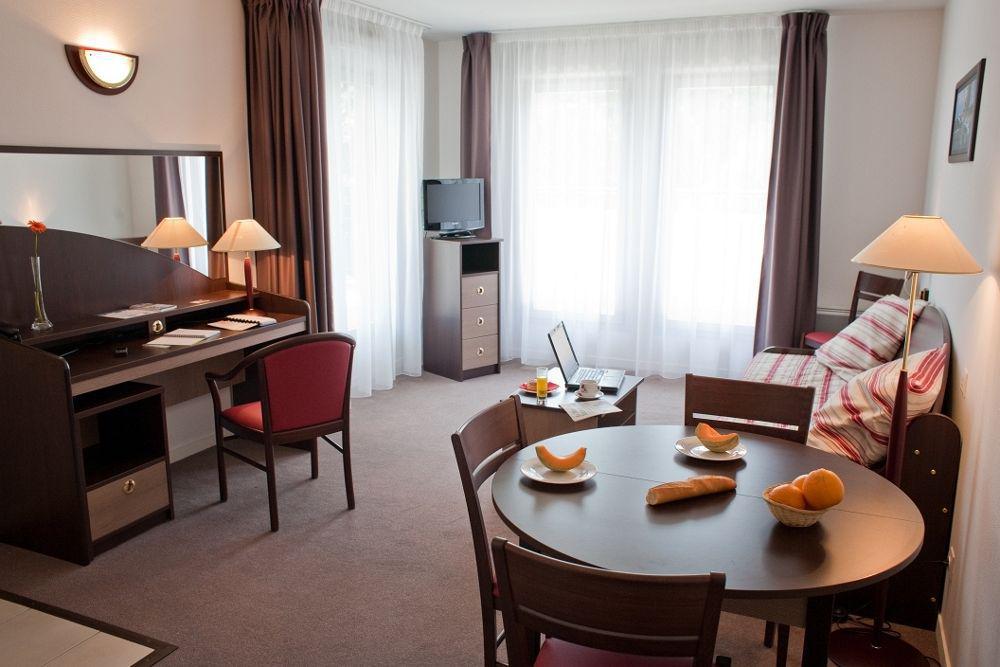 Comfort Suites Le-Port-Marly Paris Ouest Le Port-Marly Zewnętrze zdjęcie