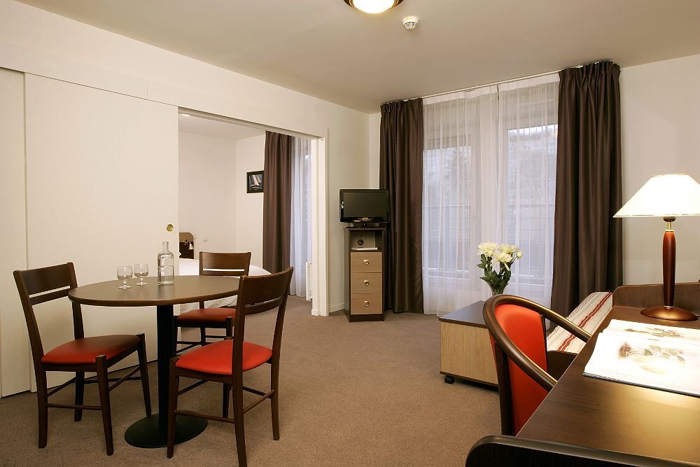 Comfort Suites Le-Port-Marly Paris Ouest Le Port-Marly Zewnętrze zdjęcie